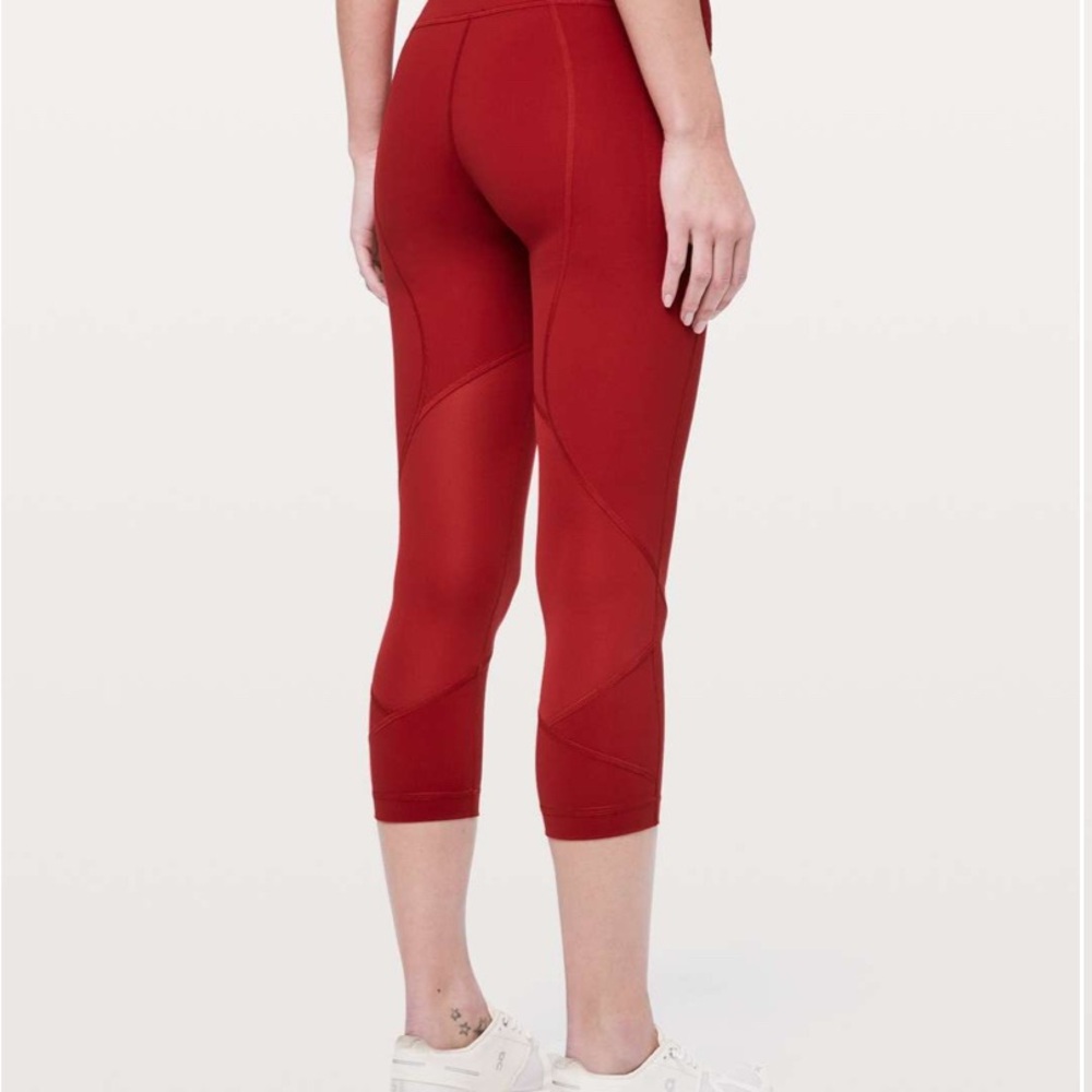 ✨ Lululemon Pace Rival Crop *22" Dark Red size 8